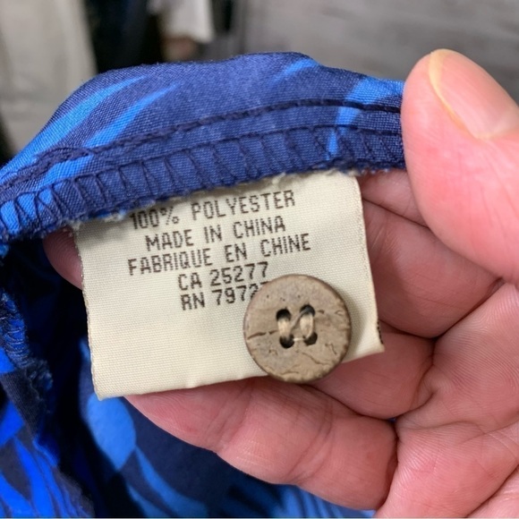 Maui Hawaii Vintage Blue Black Tropical Casual Button Up Shirt Drinks Prints S - Picture 9 of 11